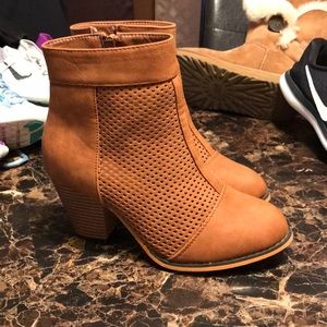 SOLD.....New Ankle Boots